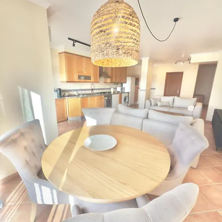 Casa De Sousa-refugio De Surf Entre Peniche E Ericeira * ア・ドス・クニャードス