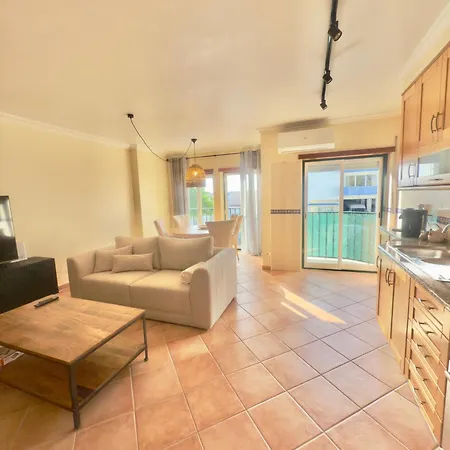 Casa De Sousa-refugio De Surf Entre Peniche E Ericeira דירה אה דוס קונהאדוס