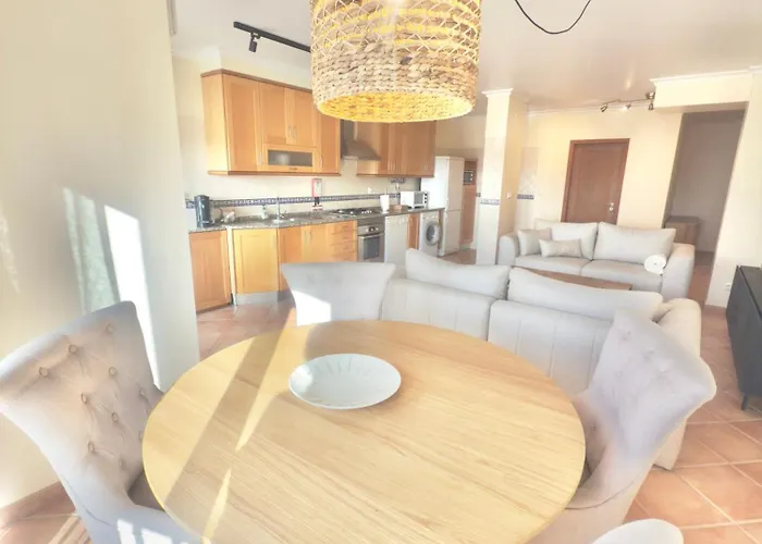 Casa De Sousa-refugio De Surf Entre Peniche E Ericeira * אה דוס קונהאדוס